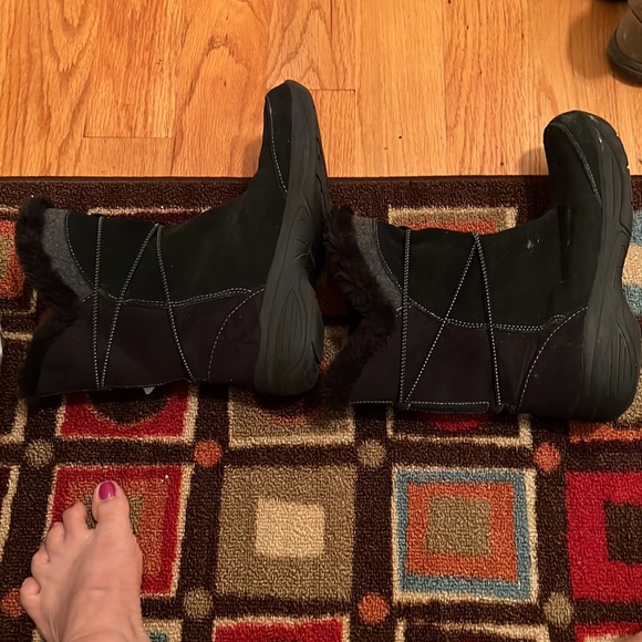 Boot - Picture 2 of 3